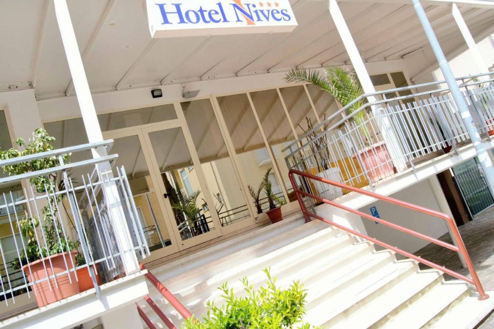 Hotel Nives Rimini Exterior foto